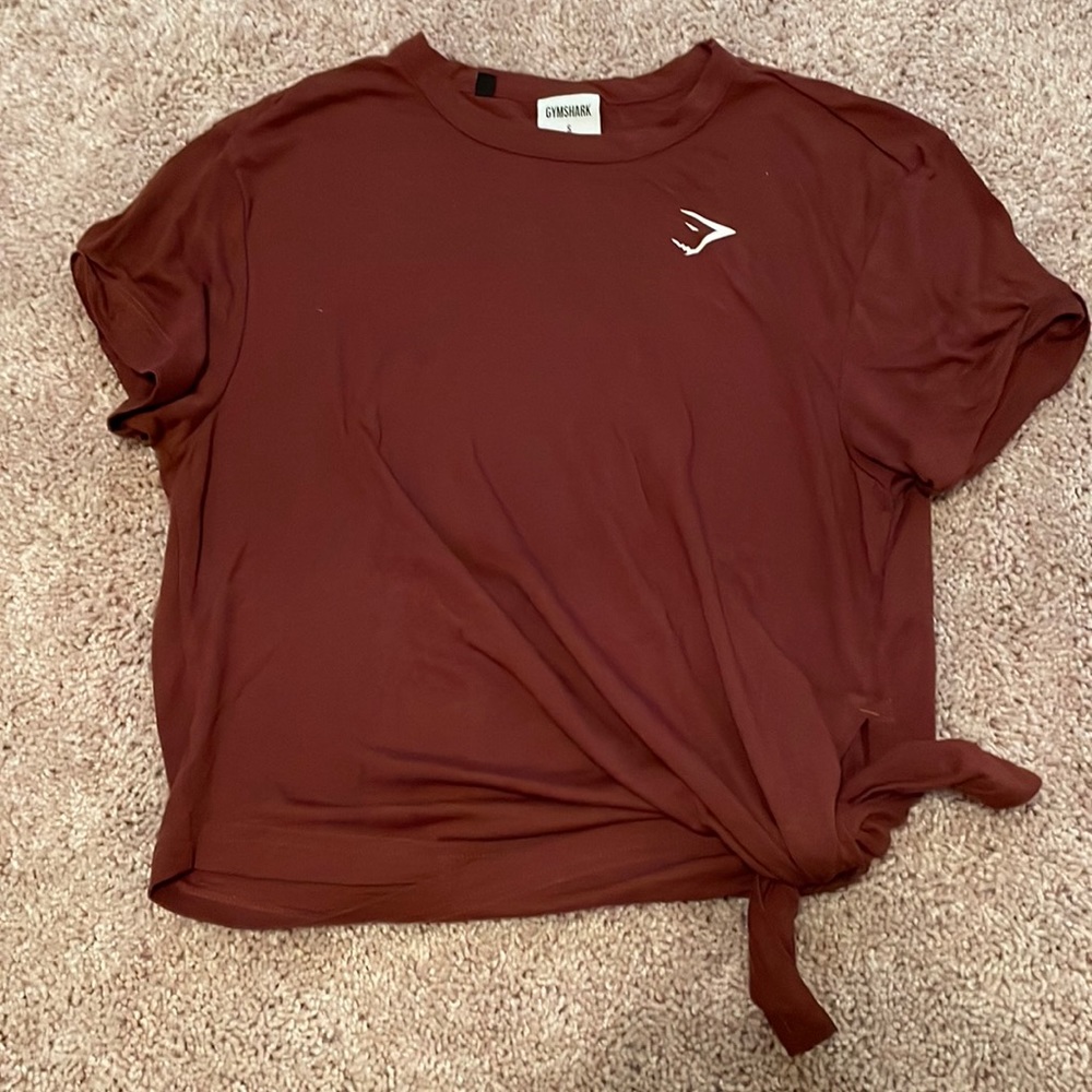 Burgundy Gymshark tie t-shirt